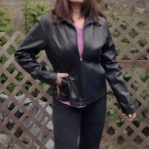 Short Leather (lambskin} Jacket from Worthington.  Size large.  Black